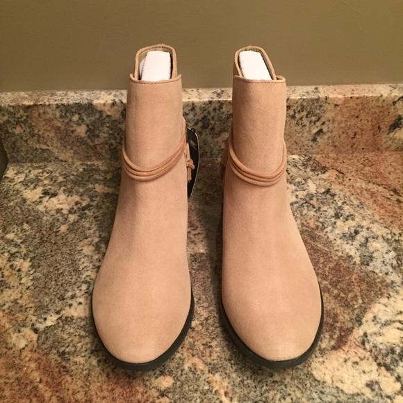 Sorel Farah Waterproof Short Boots - Picture 5 of 8